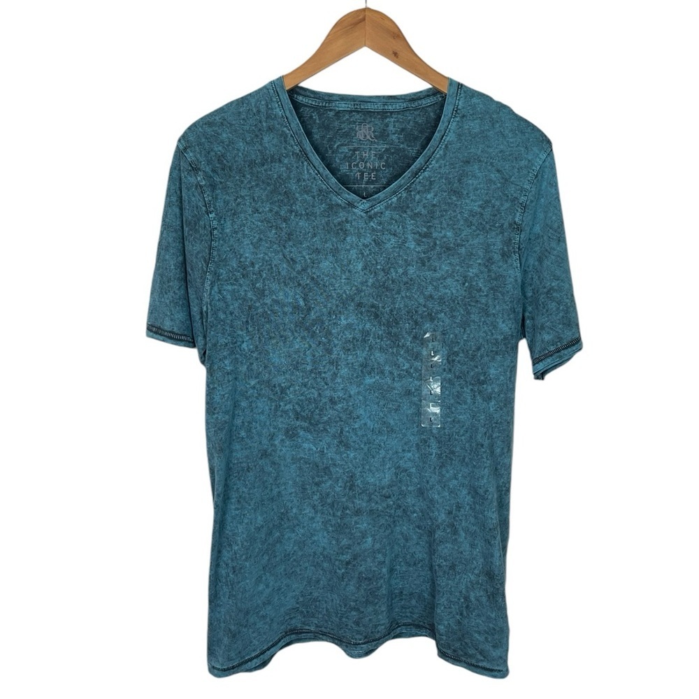 TS1045 NWT Men’s Rock & Republic Acid Washed Iconic V Neck T Shirt L